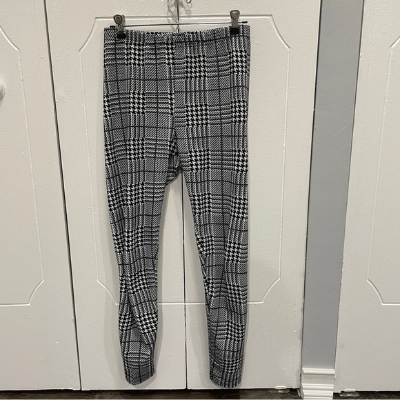 SHEIN Plaid Black and White High Waisted Leggings - Picture 2 of 6